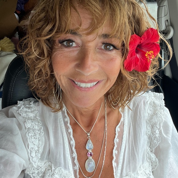 Meet your Posher, Jena - Picture 2 of 2